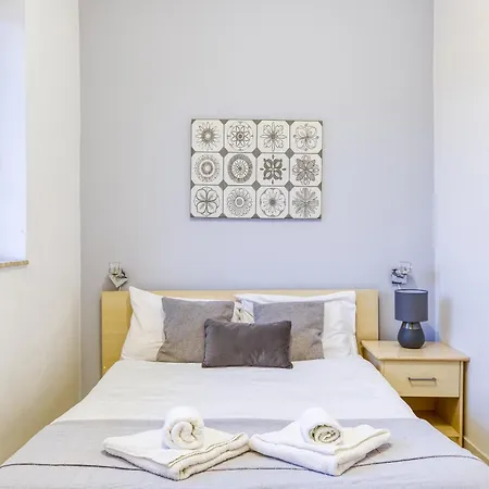 Daire Cosy & Stylish 1br In The Heart Of By 360 Estates